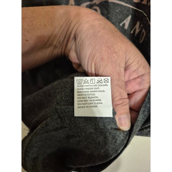 Flourish and Blotts Bookstore T-shirt Size 1XL-NWOT - Picture 3 of 7